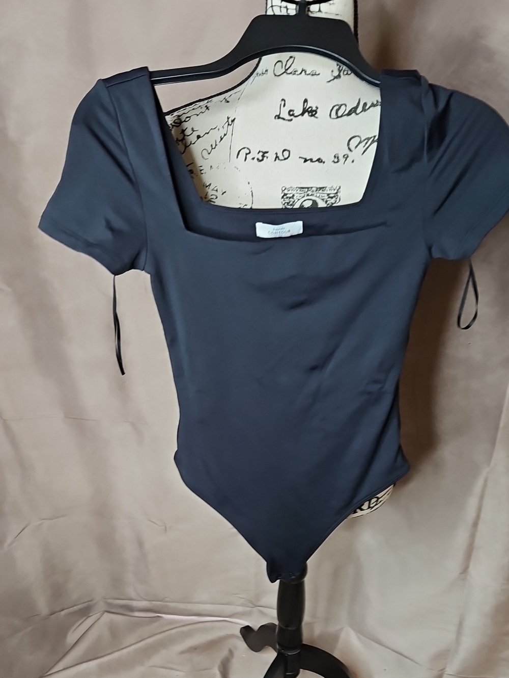 Aritzia Babaton Square Neck Short Sleeve Cheeky Bodysuit Black Size Small